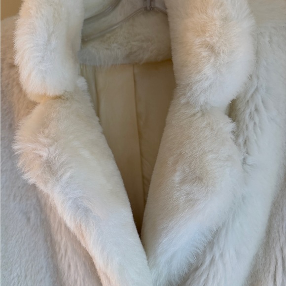 Women's Cream Faux Fur Double-Breasted Coat - Picture 4 of 5